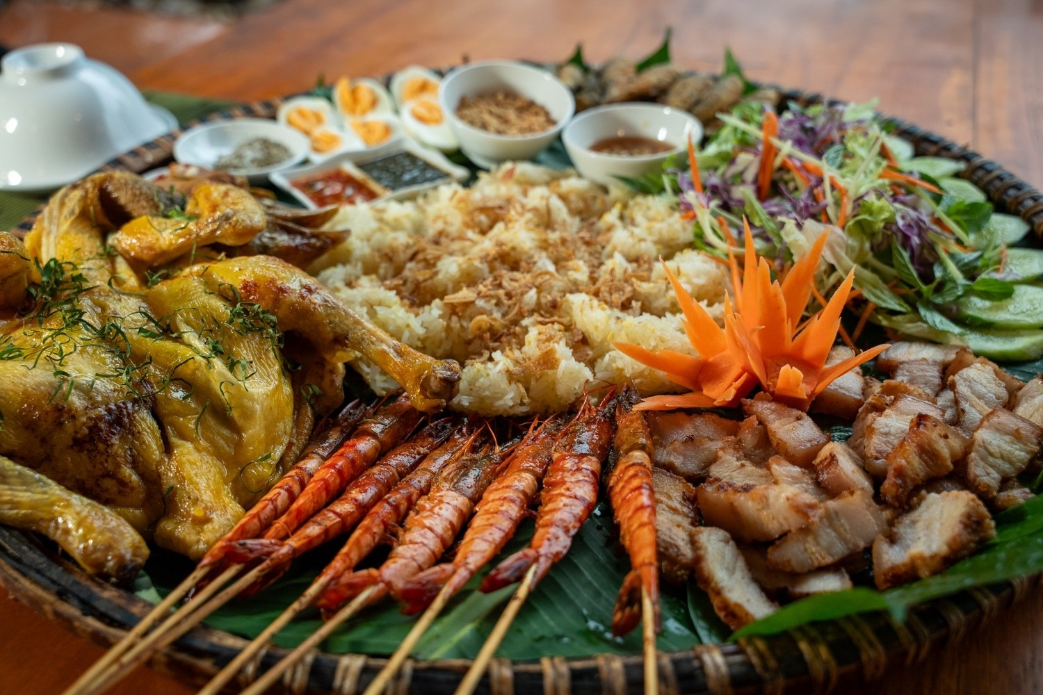 Món ăn gà nướng muối cheo tại nhà hàng Chày Lập Farmstay, Phong Nha, Quảng Trị