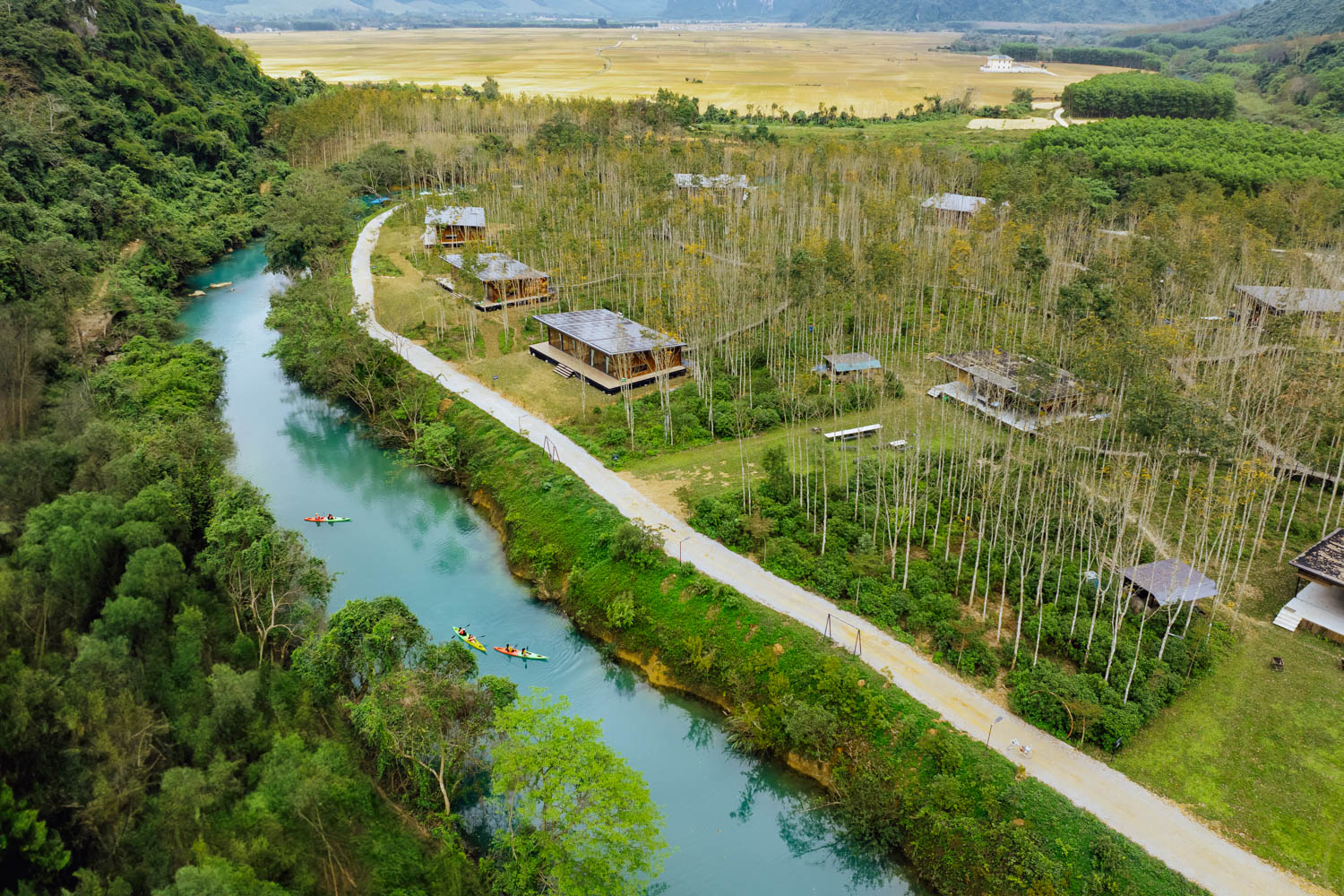 Khu nghỉ dưỡng Blue Diamond Retreat có không gian rộng 5ha phù hợp với nhiều loại hình Team Building và sự kiện doanh nghiệp