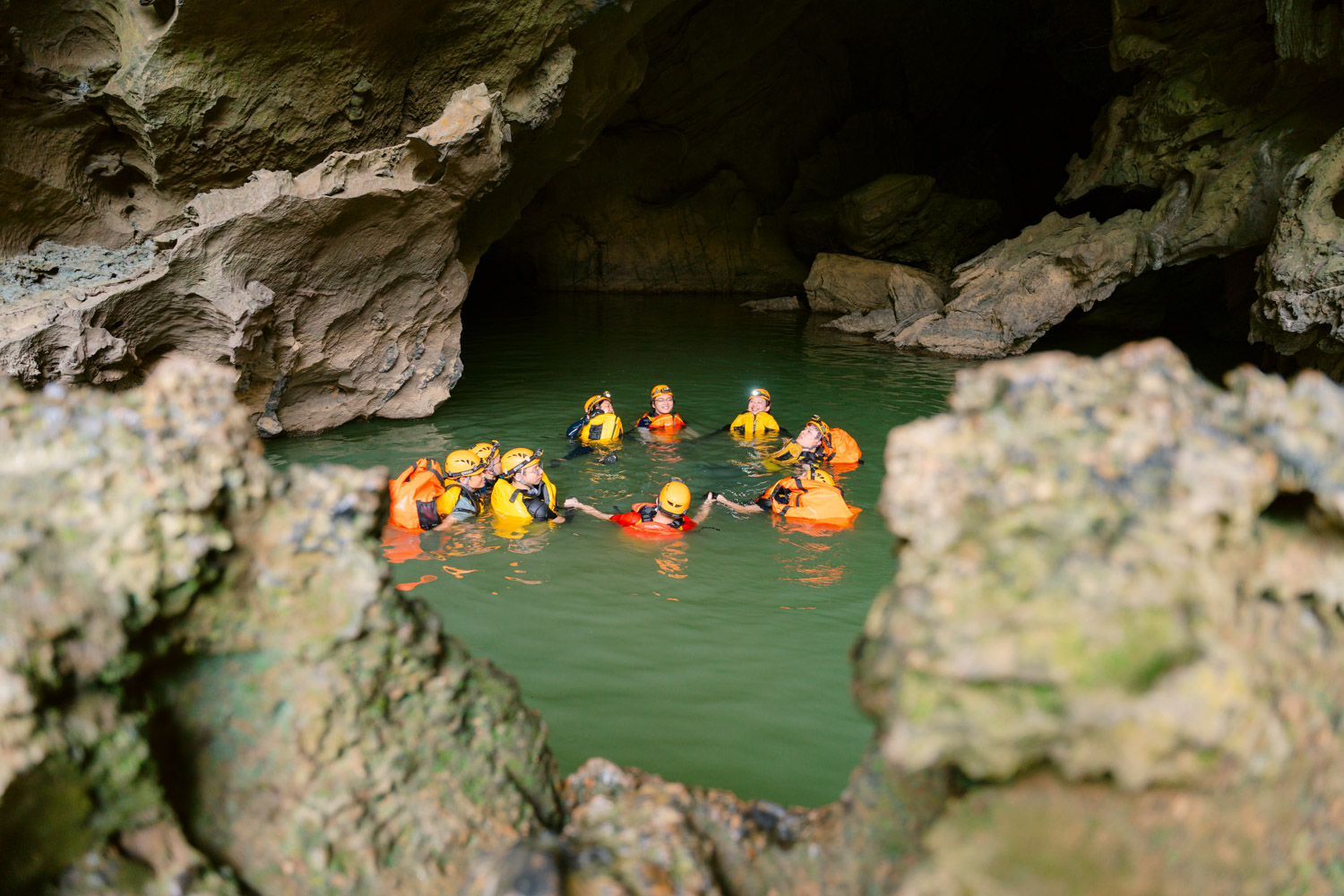 Sản phẩm Adventure Race tại Tú Làn là dịp để các đội nhóm được thử thách khả năng làm việc tập thể, sức bền và tư duy chiến thuật